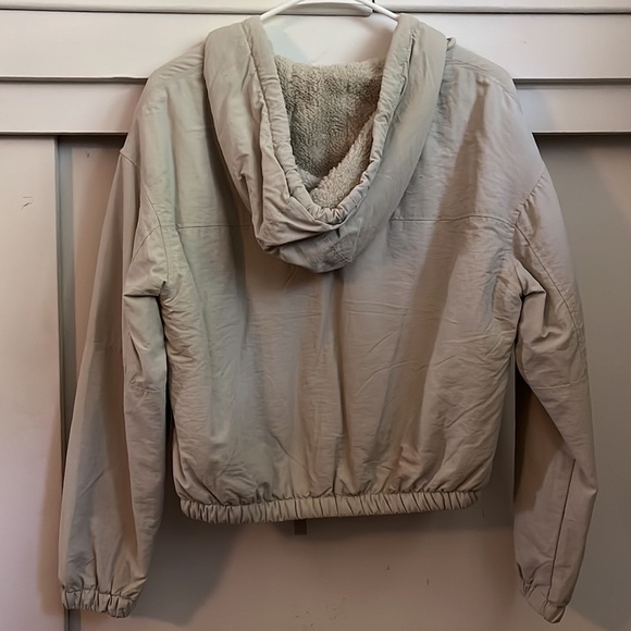 Cropped Jacket - Picture 4 of 4